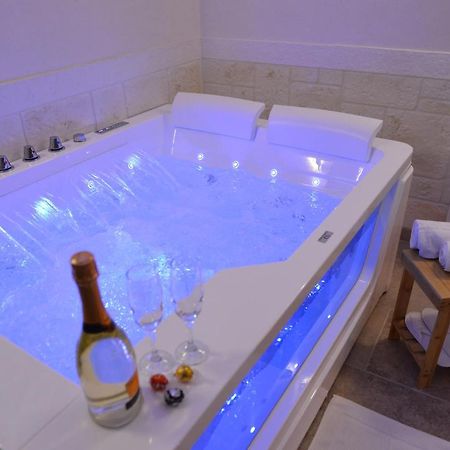 Suite Laurel Spa Con Idromassaggio 法萨诺 外观 照片