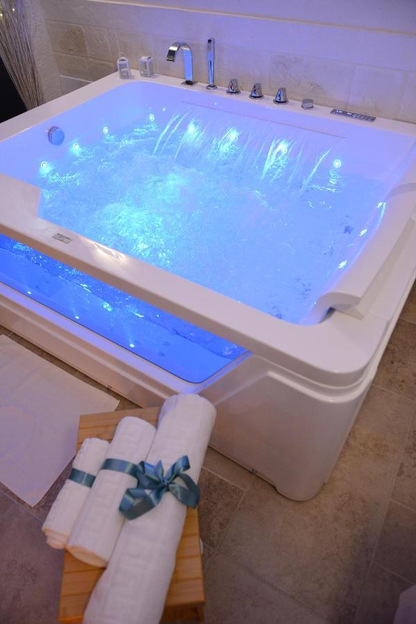 Suite Laurel Spa Con Idromassaggio 法萨诺 外观 照片
