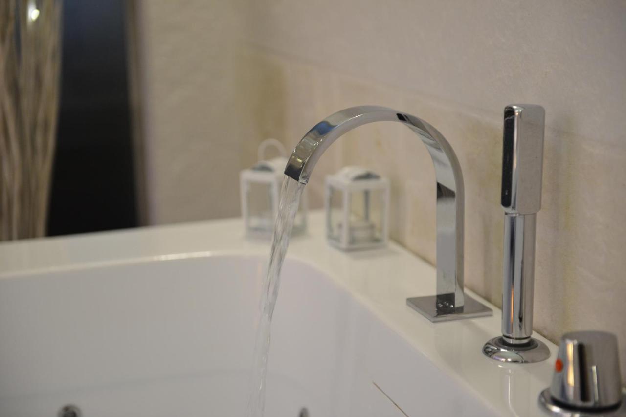 Suite Laurel Spa Con Idromassaggio 法萨诺 外观 照片