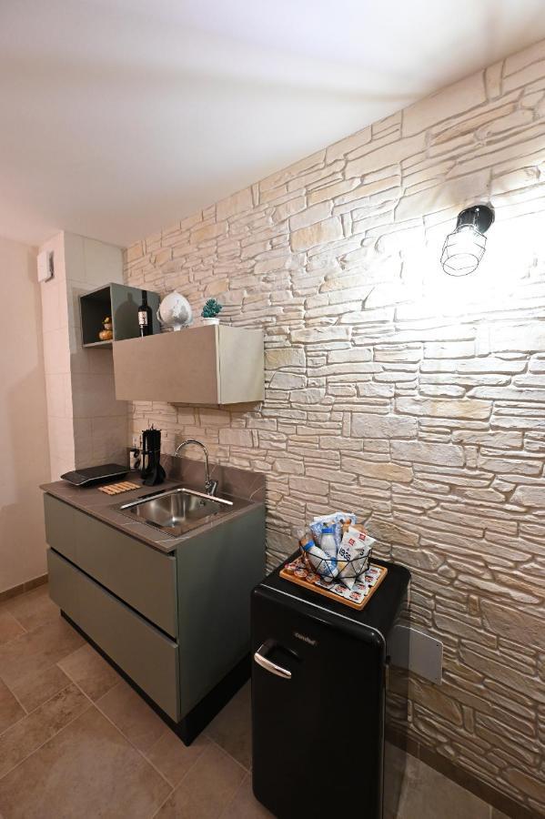 Suite Laurel Spa Con Idromassaggio 法萨诺 外观 照片