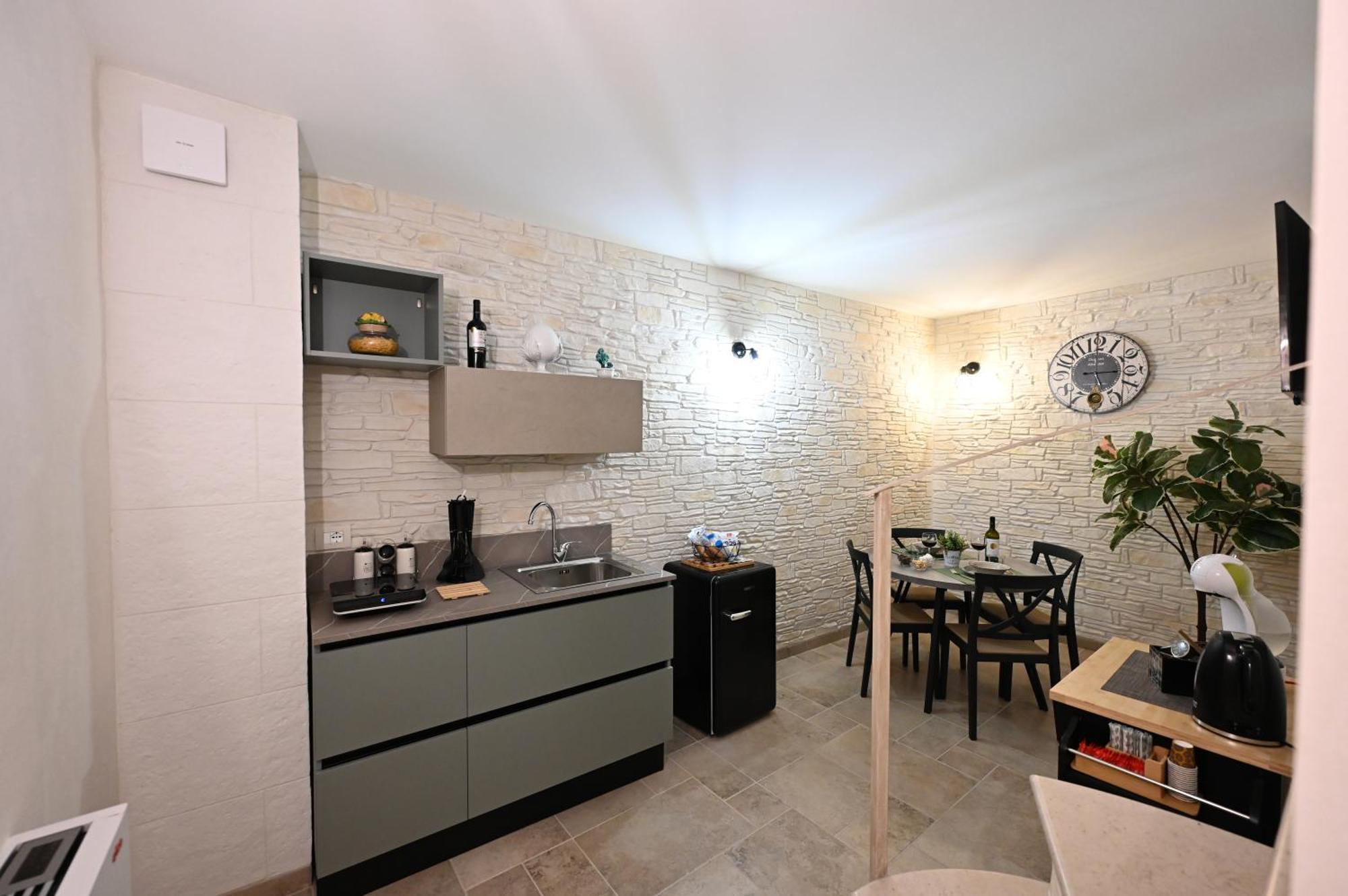 Suite Laurel Spa Con Idromassaggio 法萨诺 外观 照片